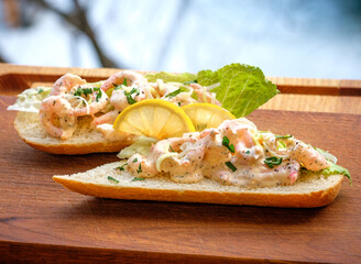 sandwich with shrimp