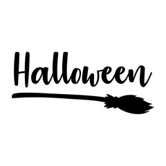 Logo con silueta de escoba de bruja con letras palabra manuscrita Halloween para su uso en invitaciones y tarjetas © teracreonte
