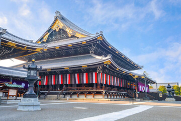 Kyoto, Japan - March 30 2023: Higashi Honganji temple situated at the center of Kyoto, one of two dominant sub-sects of Shin Buddhism in Japan and abroad - obrazy, fototapety, plakaty