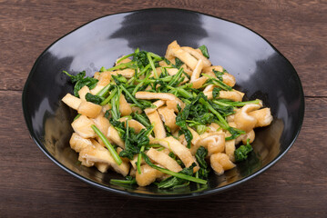 油揚げと菜っ葉の炒めもののアップ