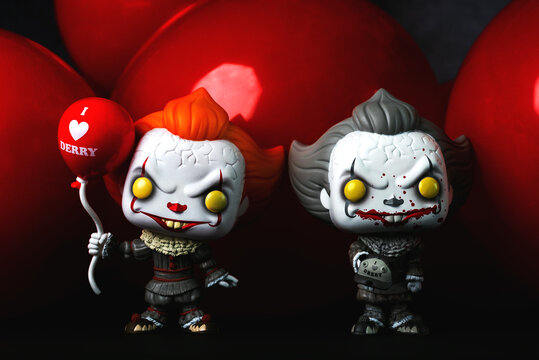 Funko POP vinyl figures of Pennywise with balloons from the movie It