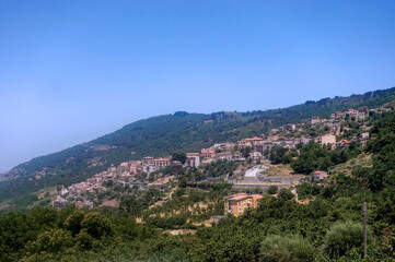 Fototapeta na wymiar Il villaggio di Ucria, nei Monti Nebrodi, Sicilia