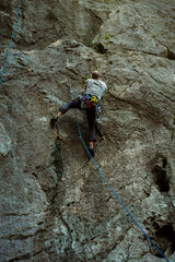 roca, escalada, trepador, montagna, deporte, cuerda, aventura, naturaleza, acantilado, desafío, peligro, al aire libre, arriesgar, actividad