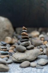 積まれた石