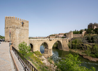 Obraz premium Toledo, Spain - April 9, 2023: San Martin Bridge