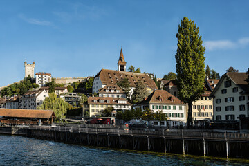 Obraz premium Altes Zeughaus mit Luegislandturm, Luzern, Schweiz