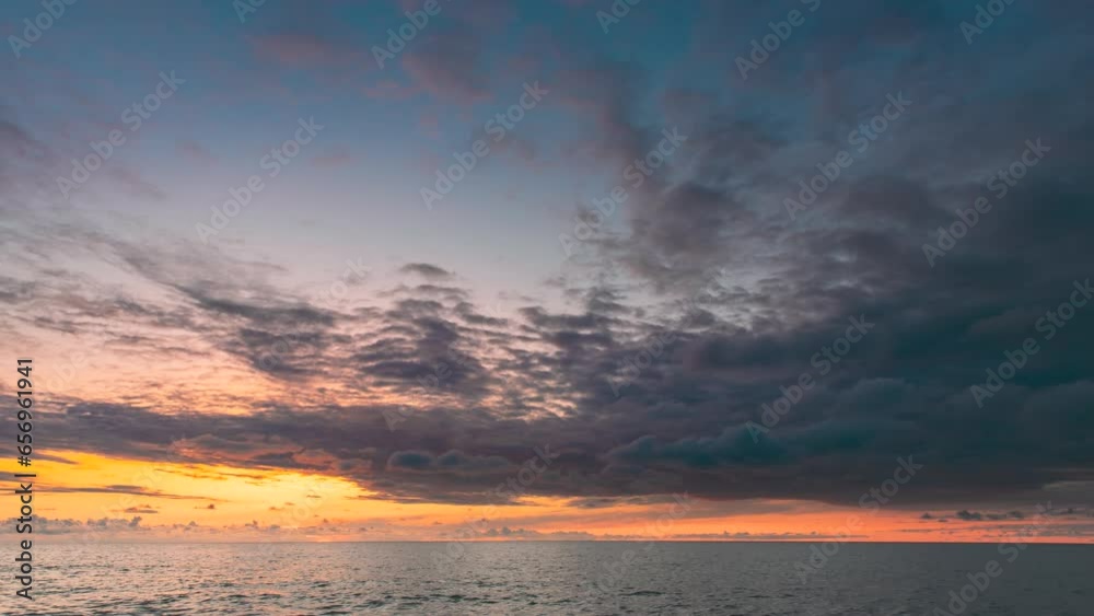 Wall mural river landscape in sunny spring day timelapse transition to evening sky. cumulus sky time-lapse 4k. 