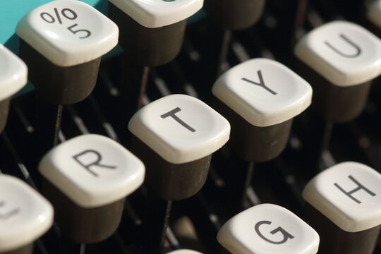 keys from an old typewriter