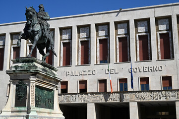 Statue équestre de Vittorio Emanuele II créée par Augusto Rivalta en 1892 dans la ville de...