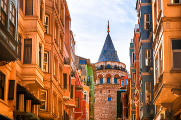 Galata Tower and old architecture in Istanbul, Turkey. - obrazy, fototapety, plakaty