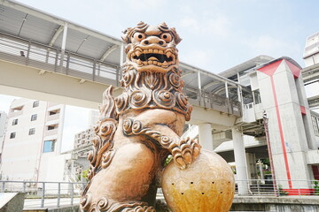 Shiisa or Lion Statue in Naha, Japan - 日本 沖縄 那覇 牧志 さいおん うふシーサー