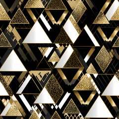 Fototapeta premium Black And Gold Pattern With Triangles