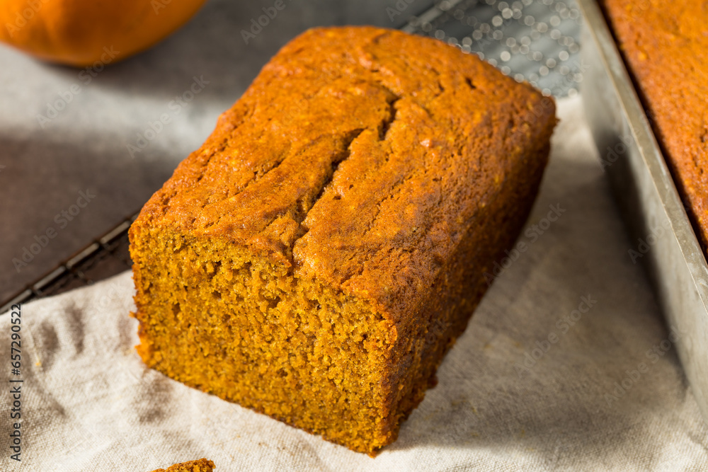 Poster homemade sweet pumpkin bread