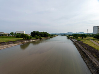 大阪の富田林市を流れる石川の風景