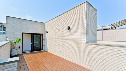 A rooftop with long, flat interior tiles from the Mesoptamian civilization installed