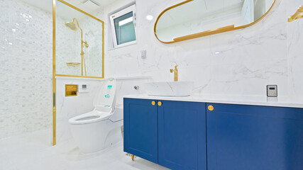 Interior using yellow color points as a contrast to navy blue