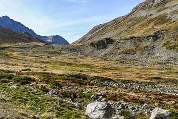 Flüela, Flüelapass, Alpen, Passhöhe, Passstrasse, Bergstrasse, Steinschlag, Felsen, Wanderweg, Graubünden, Herbst, Herbstfarben, Davos, Susch, Schweiz