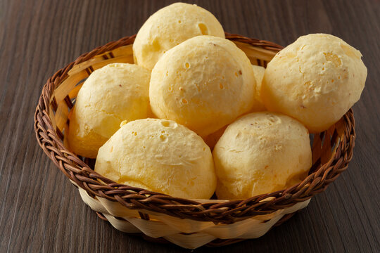pão de queijo, traditional brazilian food also knowns as 'cheese bread' or 'cheese buns'