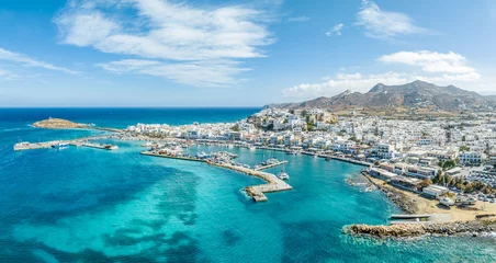Selbstklebende Fototapete Mittelmeereuropa Panorama of Naxos Chora town, Naxos island, Greece Cyclades