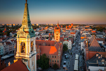 Architecture of the old town in Torun at sunset, Poland. © Patryk Kosmider