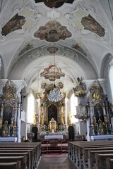 Fototapeta na wymiar Die Pfarrkirche in Ellmau Tirol.