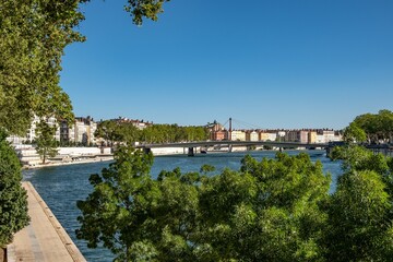 Vues Pittoresques de la Ville de Lyon en Franc