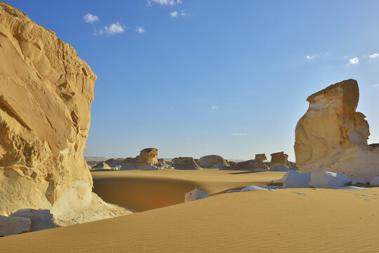 Rock Formations in White Desert, Libyan Desert, Sahara Desert, New Valley Governorate, Egypt