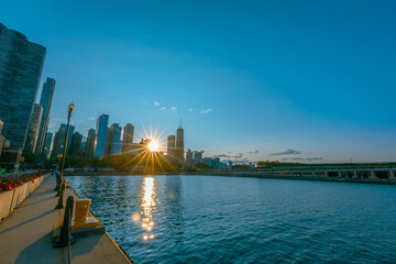 Naklejka premium Chicago buildings at sunset. Architectural view of the city, urban scene.