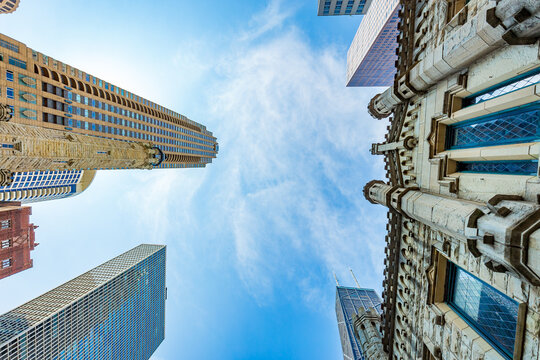 Chicago Lincon in a sunny day. Architectural view of the city, urban scene.