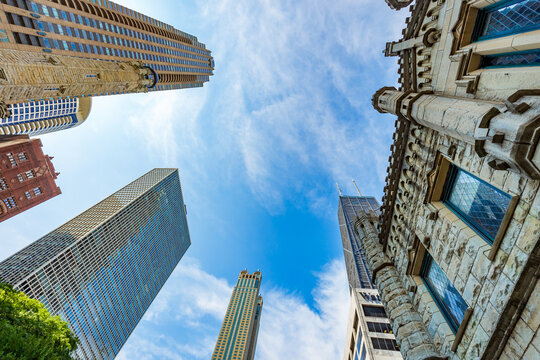 Chicago Lincon in a sunny day. Architectural view of the city, urban scene.