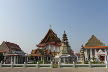 Naklejka premium Wat Kanlyanamit, Bangkok ワット カンラヤーナミット ウォラマハーウィハーン (タイの中華寺)
