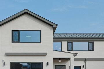 Japanese-style houses are characterized by making their exteriors as inconspicuous as possible