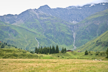 Naklejka premium Nassfeld Valley in Hohe Tauren National Park, Austria