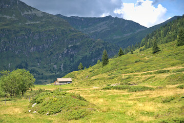 Fototapeta premium Nassfeld Valley in Hohe Tauren National Park, Austria