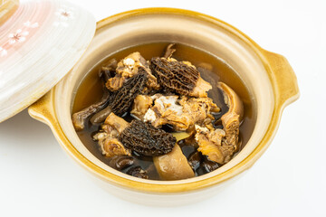 Nutritious and delicious morel and lamb bone soup