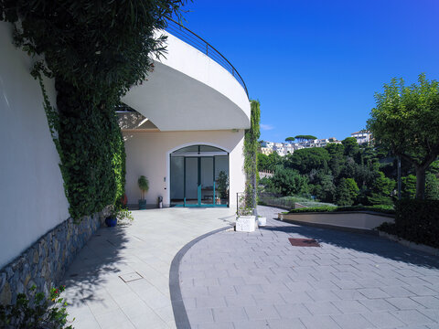 luxury hotel in vietri , italy