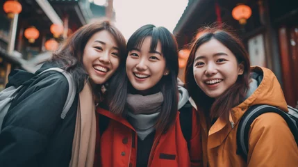 Poster 仲良し3人組の若い日本人女性が秋の京都を旅行している © Hanako ITO