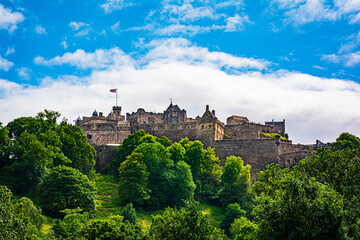 Edinburgh castle view from below, Edinburgh, Scotland, United Kingdom
 - obrazy, fototapety, plakaty