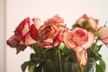 Fototapeta premium Bouquet of faded rose flowers.