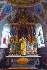 Fototapeta na wymiar Innenansicht der Pfarrkirche Längenfeld in Oberlängenfeld, Gemeinde Längenfeld im Ötztal (Tirol, Österreich)