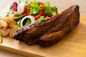 barbecue pork spare ribs with vegetables