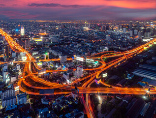Fototapeta na wymiar highway from roof top bar view of Bangkok city
