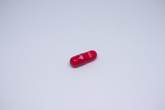 cefixime trihydrate, red medicinal pills