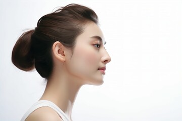 肌の綺麗な日本人女性の横顔（アジア人・白背景・背景なし） - obrazy, fototapety, plakaty