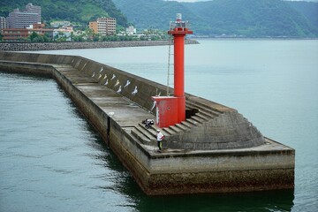 日本の赤い灯台 - obrazy, fototapety, plakaty