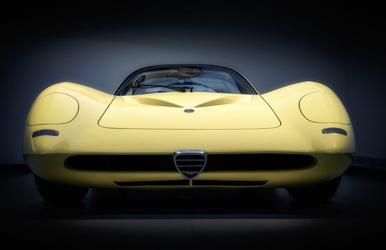 Front photo of a vintage Alfa Romeo sports car