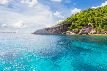 Obraz premium The Beautiful blue sea from Similan islands in Thailand, Asia