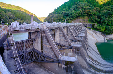 関西電力　笠置ダム　水力発電所