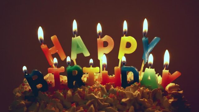 誕生日　ケーキ　ろうそく　happy birthday