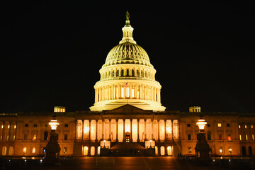 capitol building at night
